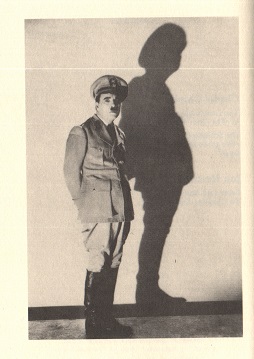 Charlie Chaplin in "Der große Diktator"